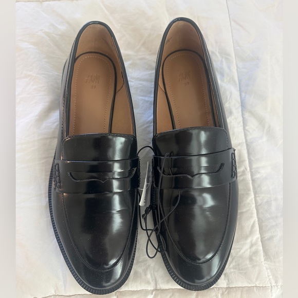 NWT H&M Black Loafers US size 8/ EU size 39 - Picture 2 of 5